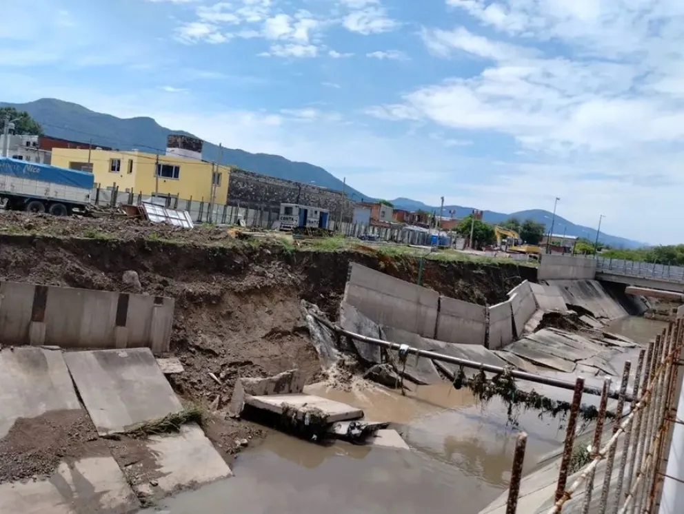 Derrumbe de canal Hip&oacute;lito Yrigoyen afecta a la comunidad