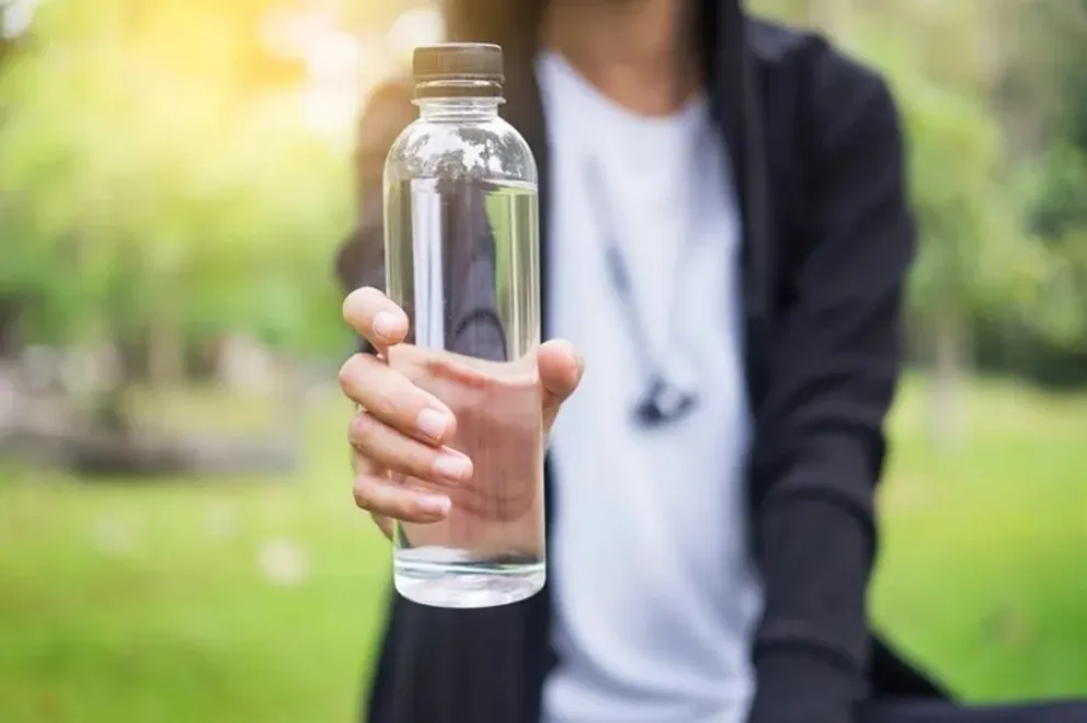 Truco de limpieza  para las botellas de agua reutilizables contra los hongos