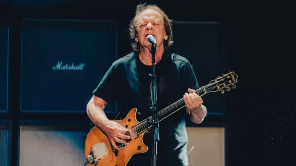 Stevie Young de ACDC fue internado no m&aacute;s llegar a Argentina