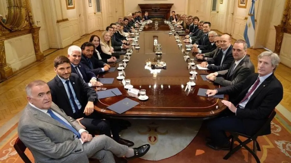 Manuel Adorni tras las cr&iacute;ticas planea reunirse con el Gabinete