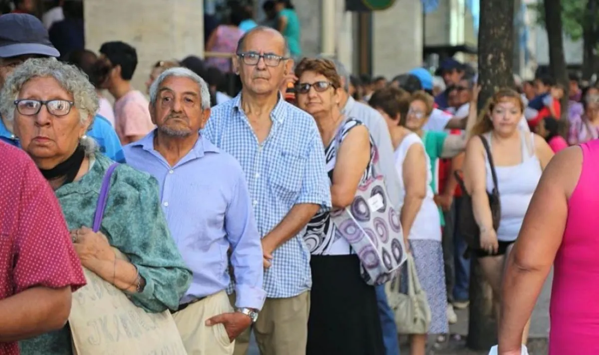 Recorte en el bono a jubilados: quiénes dejan de cobrar los $70.000 ...