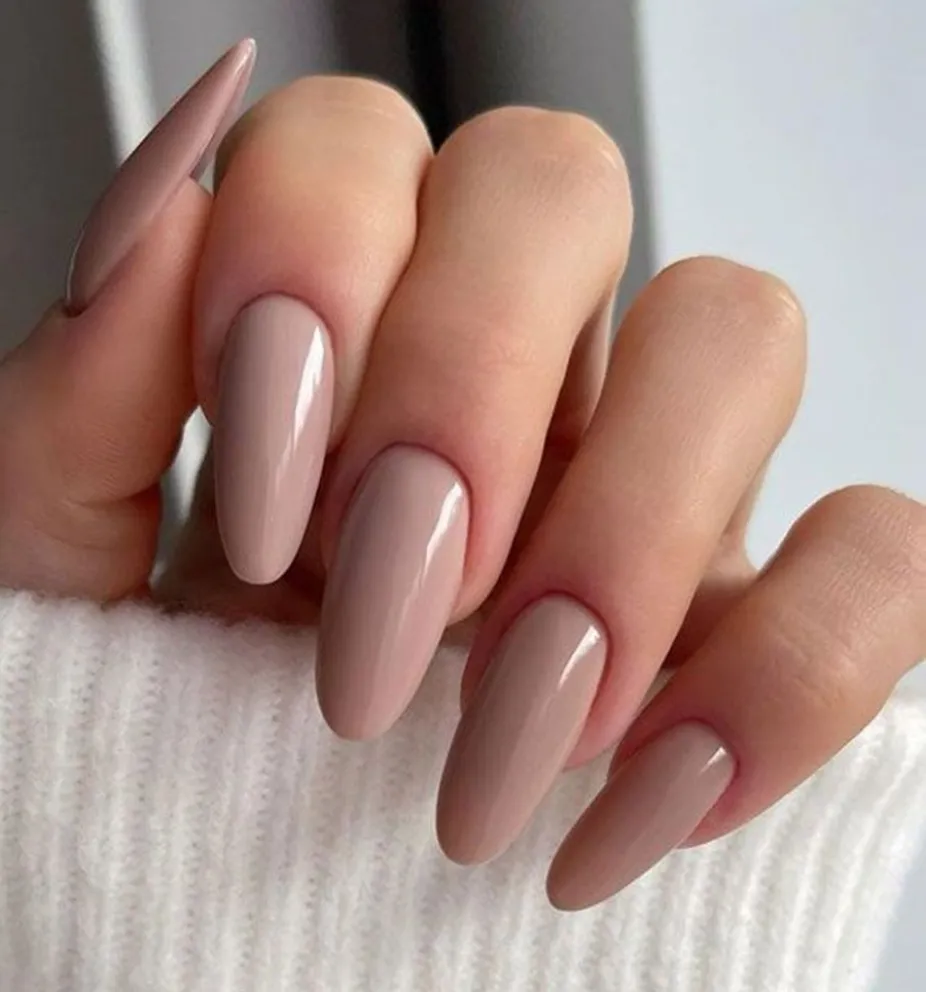 Tendencia de Nail Art para u&ntilde;as almendradas