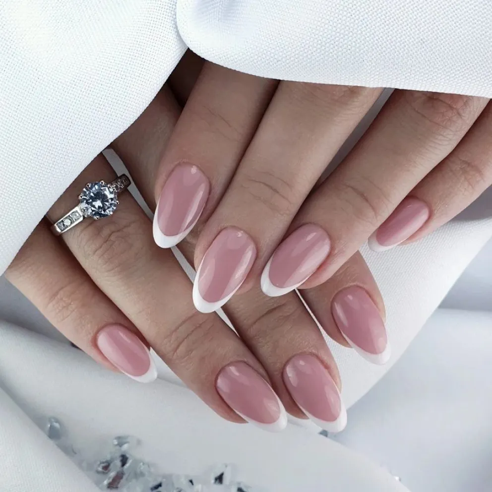 Tendencia de Nail Art para u&ntilde;as almendradas