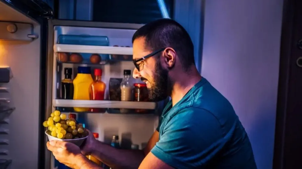 Mitos y beneficios de comer frutas de noche