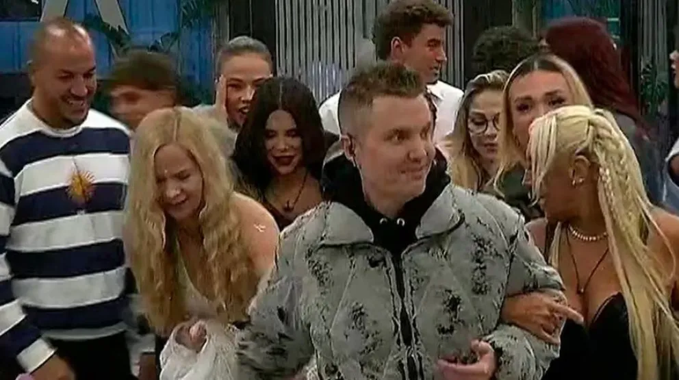 La entrada de Santiago del Moro a la casa de Gran Hermano