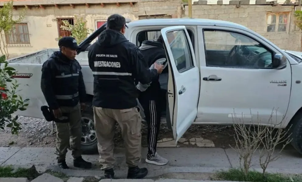 Polic&iacute;a de Or&aacute;n hallan 160 kilos de hojas de coca