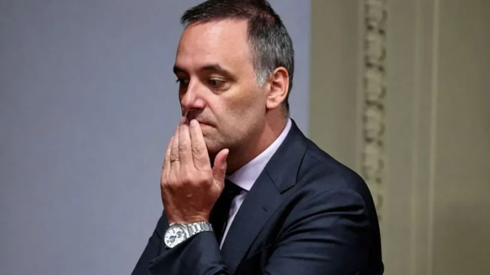 Manuel Adorni y su esposa se adhirieron al beneficio fiscal 