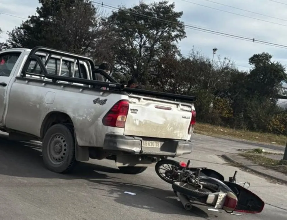 Fuerte choque en Cerrillos complic&oacute; el transito