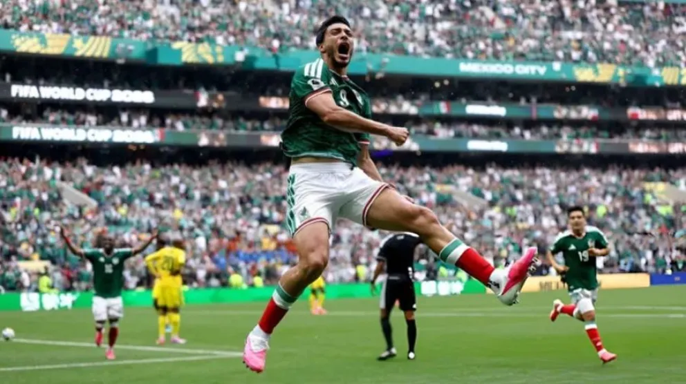 M&eacute;xico se impuso sobre Sur &Aacute;frica en el juego inaugural