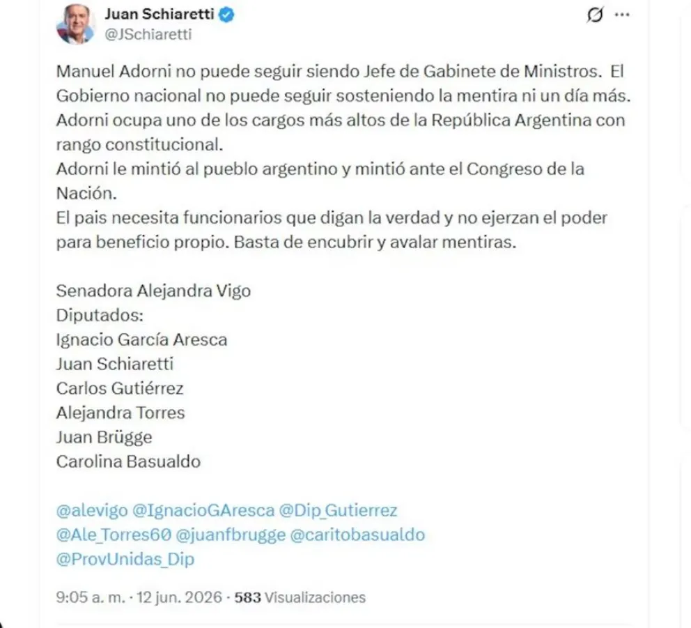 Duras cr&iacute;ticas a Manuel Adorni de la oposici&oacute;n y el oficialismo
