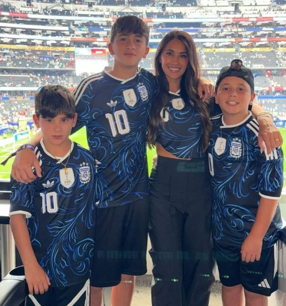 As&iacute; celebr&oacute; Antonela Roccuzzo y sus hijos el gol de Lionel Messi