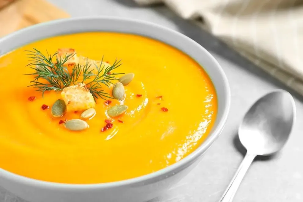 Receta de sopa de calabaza con jengibre para d&iacute;as frios