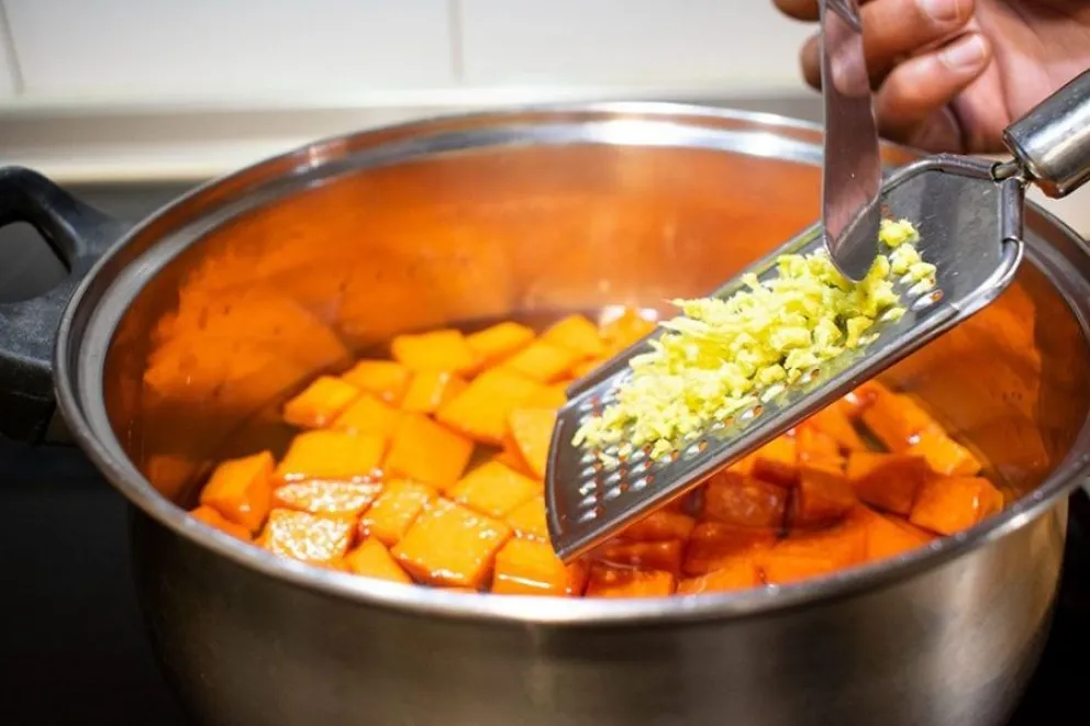 Receta de sopa de calabaza con jengibre para d&iacute;as frios