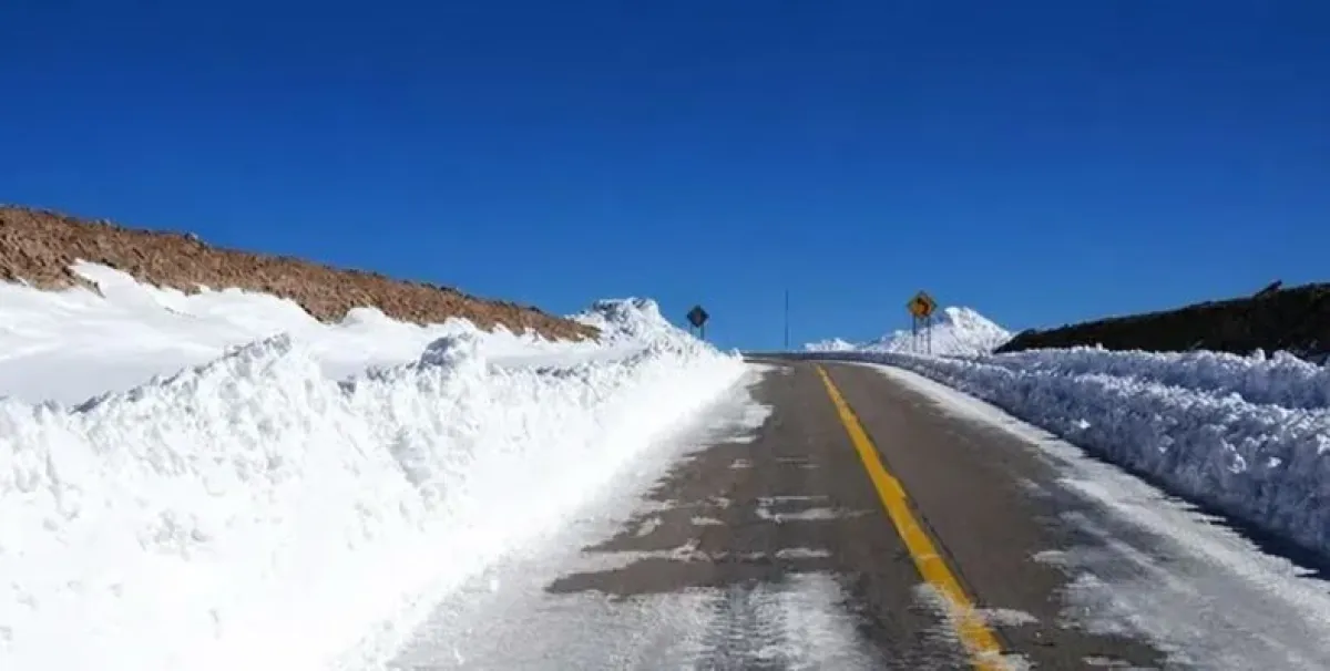 Cerraron un paso fronterizo hacia Chile por fuertes nevadas y vientos ...